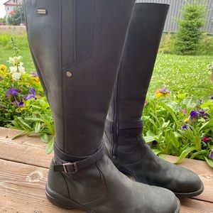 Merrel waterproof boots. Women’s size 10